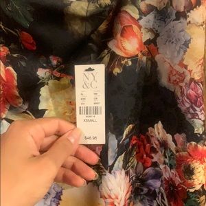 New York & Company Skirts - Ny&CO NWT floral pencil skirt New York & Company Skirts - Ny&CO NWT floral pencil skirt